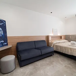Le 4 Stagioni Dante H Centro, By Clapa Group Neapol